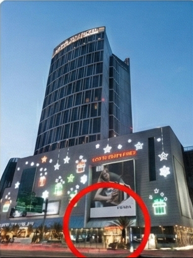 3. Lotte Duty Free Entrance — 08:50 AM